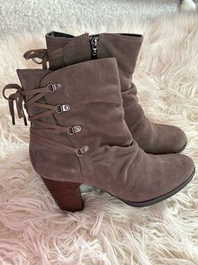 Clarks Artisan Alpine Andi Suede Lace-Up Slouch Booties Size 10